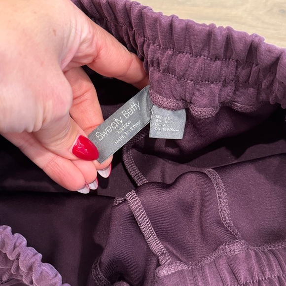 SWEATY BETTY Midnight Cherry Purple Sand Wash Cuffed Trouser Jogger Pants Sz XS - Picture 8 of 12